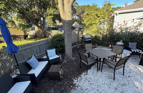 Barrington House | Bikes, Bays & Breezes