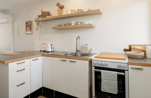 Bilinga Apartment | Bilinga Breeze Walk to North Kirra Beach and Airport