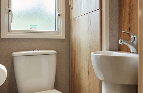 Great Billing House | Billing Aquadrome Silver 3 Bed Caravan CD50