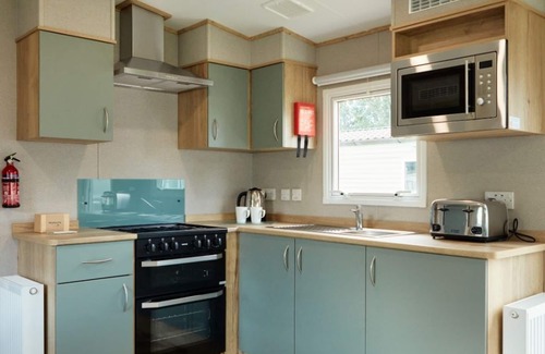 Great Billing Ski Chalet | Billing Aquadrome Holiday Park Silver 3 Bed Caravan KM08