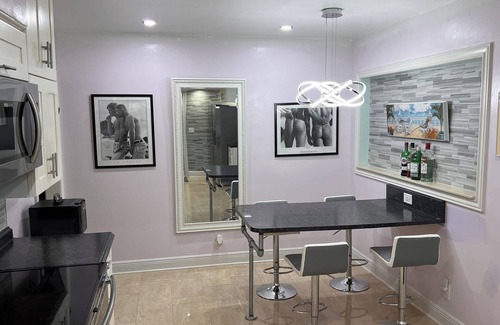 Wilton Manors Resort | Billy's Resort -Men only-Clothing optional-Beach Bungalow
