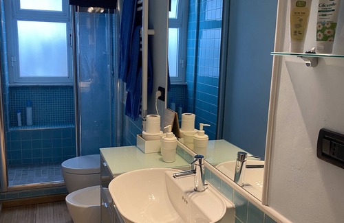 Genoa Apartment | Bilocale con Parcheggio Privato a 10 Minuti dal Centro