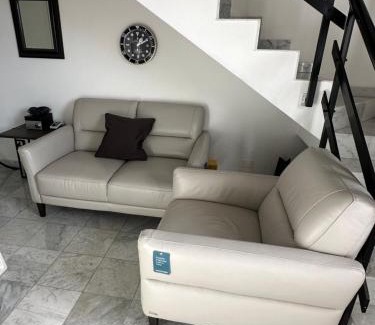 Prato Apartment | Bilocale in marmo a Prato