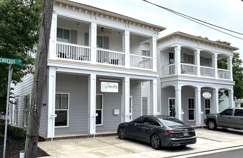 Biloxi Condo | Biloxi Romance - one bed with balcony near Biloxi Beach & one block to casinos!