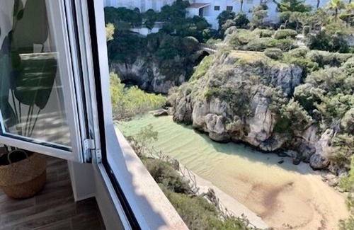 Los Delfines Ski Chalet | Biniforcat Calan Forcat