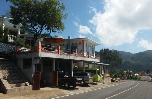 Moni House | Bintang Bungalow Tour & Travel