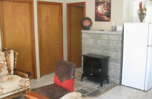 Isaacs Glen Cottage | Birch Cottage at Shiloh Cottages - Fenelon Falls