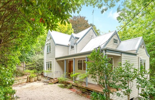 Wentworth Falls House | Birch Garden at Wentworth Falls, a Great place to Escape