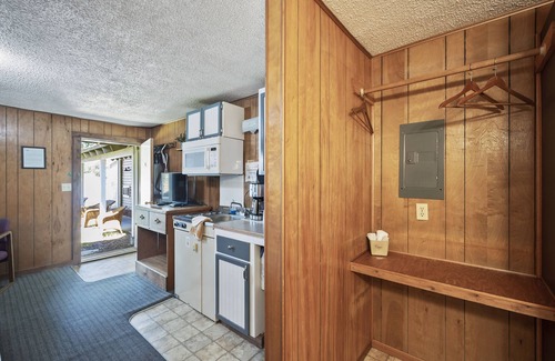Cascade Hotel | Birch Glen Lodge