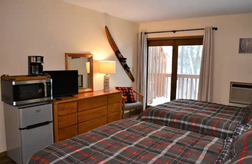 Hayward Resort | Birch Point Resort Condo #21 - Nelson Lake, Hayward