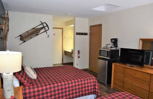 Hayward Resort | Birch Point Resort Condo #18 - Nelson Lake, Hayward