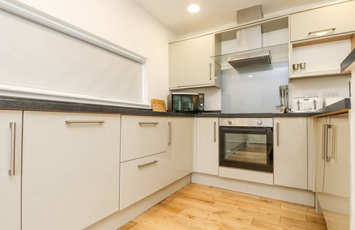 Truro Cottage | BIRCH, with open fire in Truro