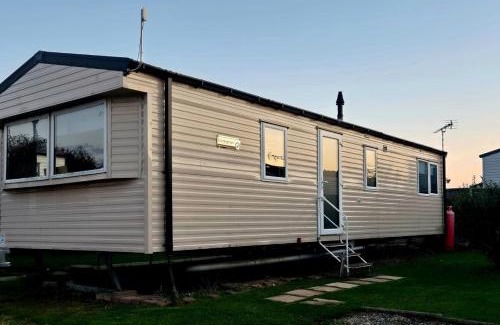 Isle of Thanet House | Birchington Vale - Etchingham Sleeps 6 Family Friendly, Pet Friendly