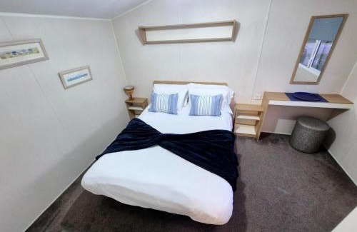 Isle of Thanet House | Birchington Vale - Etchingham Sleeps 6 Family Friendly, Pet Friendly