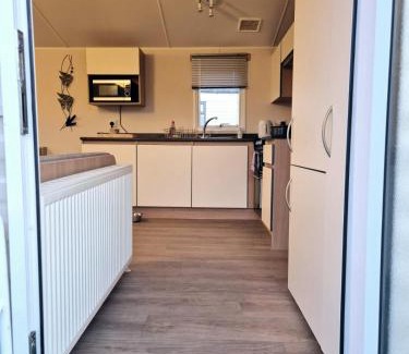 Isle of Thanet House | Birchington Vale - Etchingham Sleeps 6 Family Friendly, Pet Friendly