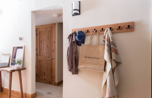 Incline Village Apartment | Birchwood by AvantStay | Mountain Home! 5-minutes From Diamond Peak Ski Resort