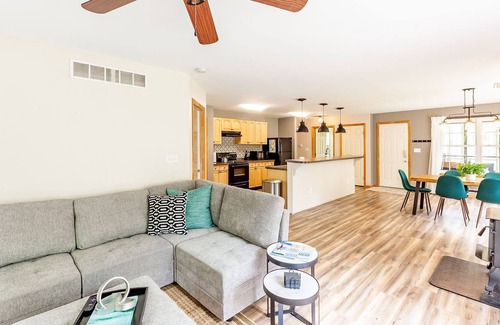 Pentwater House | Birchwood Escape: Silver Lake & Pentwater nearby! Open all year!