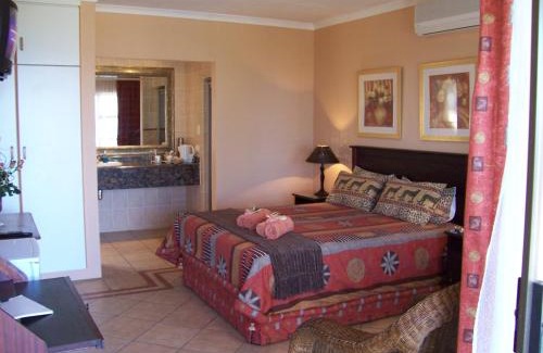 Illovo Beach Bed & Breakfast | Birdcage B&B