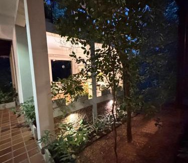 Sri Jayawardenepura Kotte Bed & Breakfast | Birders Urban Retreat