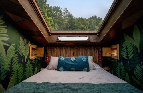 Roxbury House | Birdhouse · Glamping in New York the Catskills Birdhouse