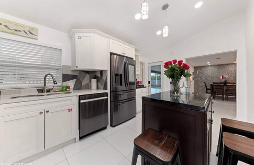 Palm Beach - West Palm Beach House | Birdie 5 BD, 4 BA, Sleeps12, Jacuzzi, Mini Golf