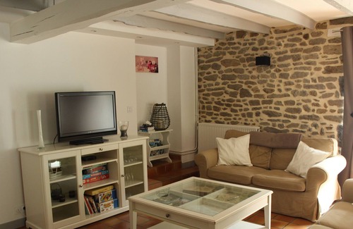 Saint-Pierre-de-Plesguen House | Birds singing near Saint-Malo and Dinan