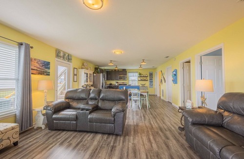 Crawfordville House | Bird’s Up Retreat-Gulf Front Home at Shell Point Beach