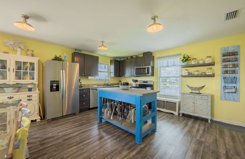 Crawfordville House | Bird’s Up Retreat-Gulf Front Home at Shell Point Beach