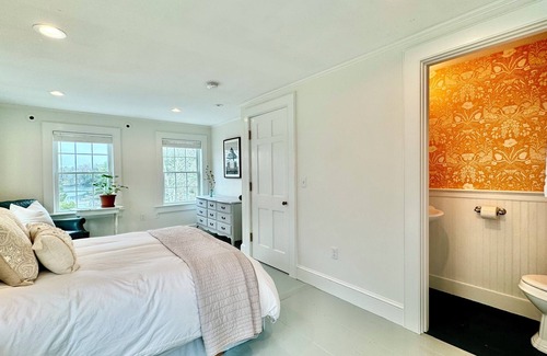 Isle of Springs House | Birdsong Landing: Luxurious Coastal Farmhouse with Stunning Views and Dock!