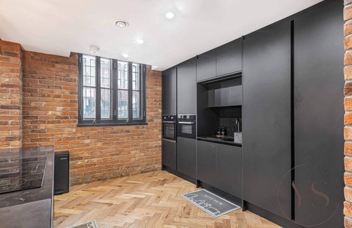 Birmingham City Centre Apartment | Birmingham 5BR Cosy Apartment - Wi-Fi + Games
