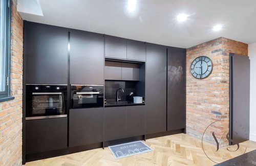 Birmingham City Centre Apartment | Birmingham 5BR Cosy Apartment - Wi-Fi + Games