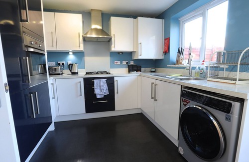 Little Hay House | Birmingham Airport/NEC Beauty Homebase for 7 people