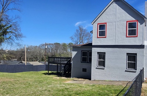 Norwood House | Birmingham's Spacious Uptown Family Retreat