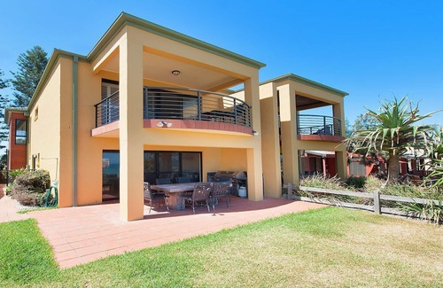Anna Bay House | Birubi Point Anna Bay 17A - Oceanfront holiday home