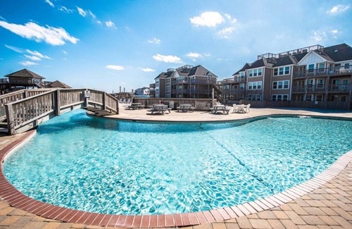 Duck Condo | BIS-Duck Resort - 1BR/1.5BA Poolside Condo - Great Beach and Pools