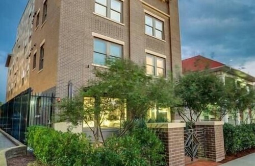 Kessler Apartment | Bishop Arts Hotel Suite 2