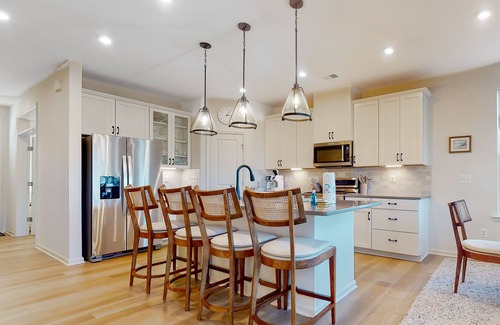 Millville Villa | Bishop's Landing brand new villa with EVC, pond views, outdoor pool, gym, tennis