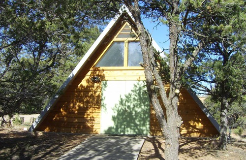 Canada de los Alamos Cabin | Bishop's Ridge Cabins/Camp