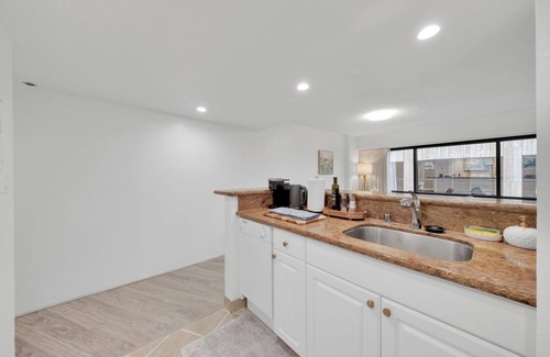 Downtown Honolulu Condo | Bishop Suites @ Executive Centre, 1 Bedroom Ocean View Unit #4007, Downtown HNL