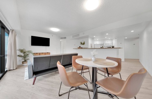 Downtown Honolulu Condo | Bishop Suites @ Executive Centre, 1 Bedroom Ocean View Unit #4007, Downtown HNL