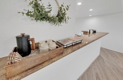 Downtown Honolulu Condo | Bishop Suites @ Executive Centre, 1 Bedroom Ocean View Unit #4007, Downtown HNL