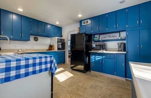 Cody House | Bison Hills- pet friendly, within walking distance of historic downtown Cody!