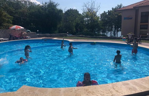Balchik Hotel | Bisser Hotel - Free Parking - Free Pool Access