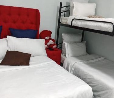 Bo'Kaap House | BKaap1 Queens and Kings Guest House