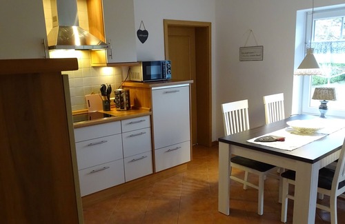 Wiesmoor Apartment | Blüteno1 mit Sauna, Kamin und Garten. Haustierfreundlich!