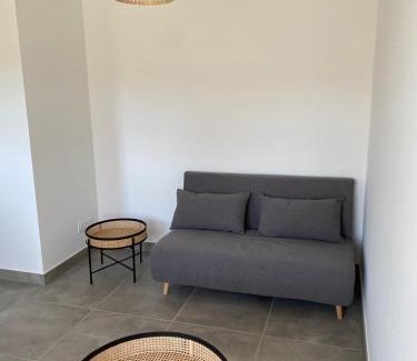 Fuisse Apartment | Black And White Swallow Fuiss