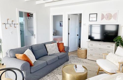 San Luis Obispo House | Black Barn Ranch Hill Views Downtown Close