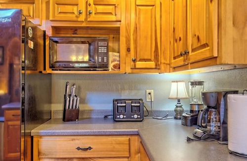 Hiawassee Cabin | Black Bear Cabin - by Chatuge Home Concierge hot tub, pool table