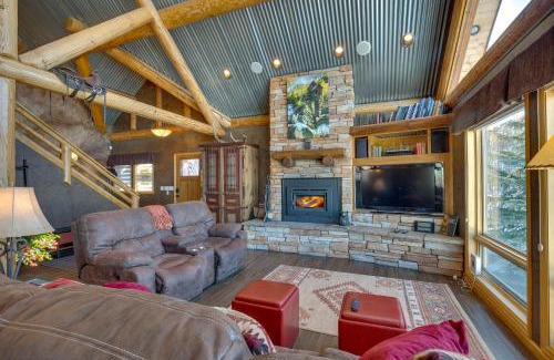 Mesa House | Black Bear Cabin Near Skiing and Hiking!