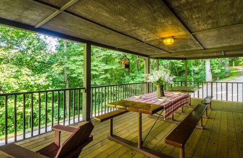 Otto House | Black Bear Cove Cabin